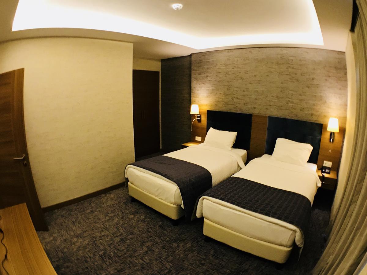Garden Zara Hotel Ngoại thất bức ảnh